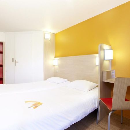 Premiere Classe Valenciennes Ouest Petite Foret Bagian luar foto