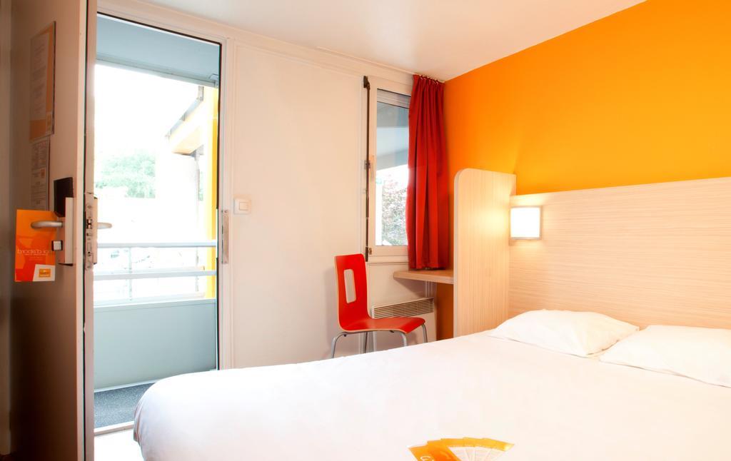 Premiere Classe Valenciennes Ouest Petite Foret Bagian luar foto