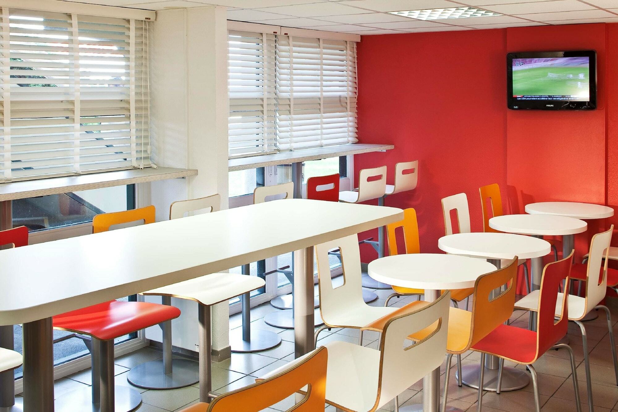 Premiere Classe Valenciennes Ouest Petite Foret Bagian luar foto